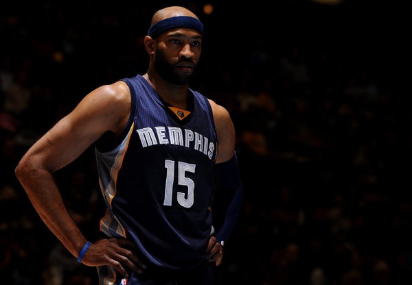 凭借快速反 凭借快速反